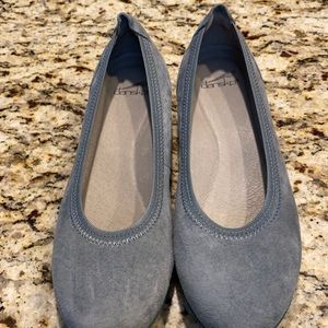 Dansko 38 new without box blue flats 7.5 US